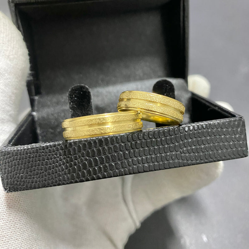 PAR DE ALIANÇAS MOD FRISO BORDADA 6MM - WRDJOIAS