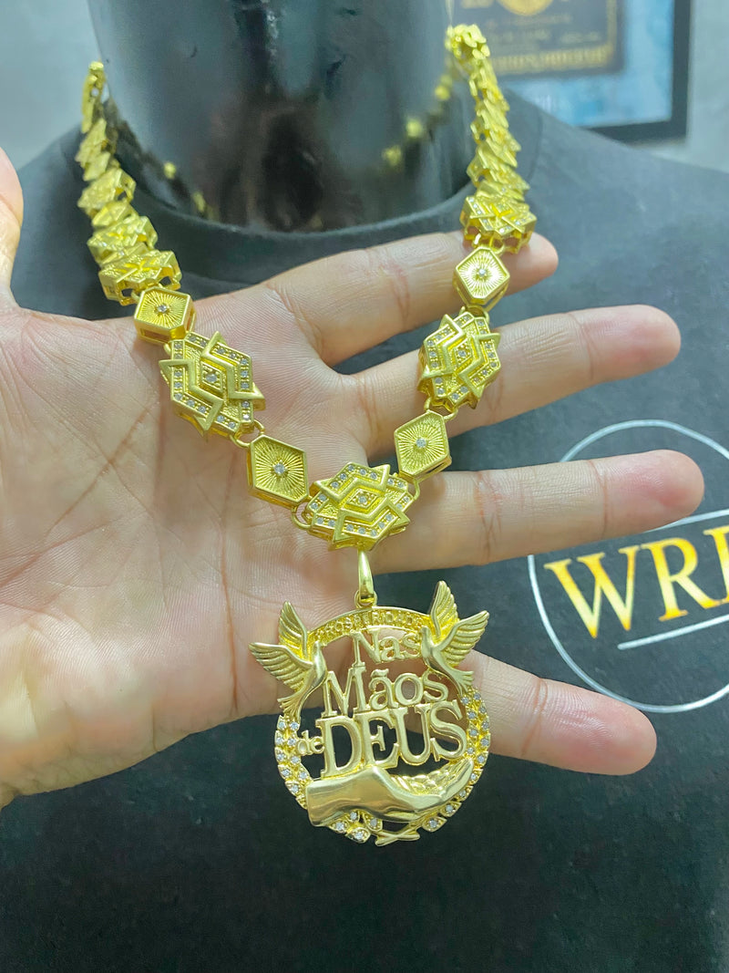CORRENTE ELO PERSONALIZADO + PINGENTE NAS MÃOS DE DEUS - WRDJOIAS