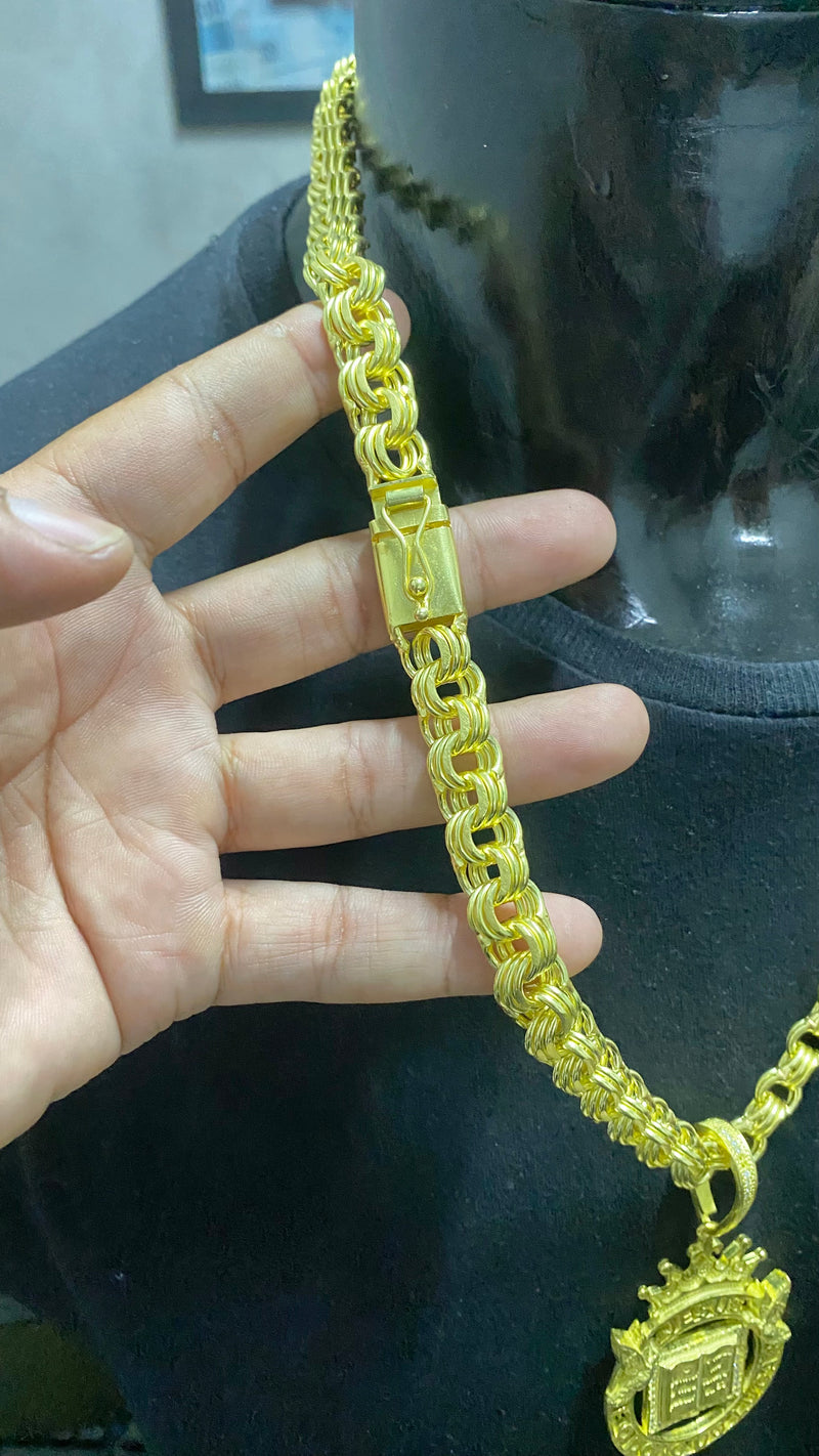 CORRENTE ELO FRISO TRIPLO 14MM + PINGENTE JESUS É O DONO DO LUGAR