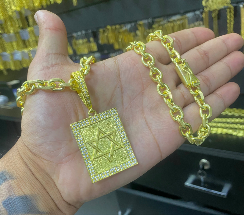 CORRENTE ELO CADEADO 8MM + ESTRELA DE DAVI QUADRADA CRAVEJADO