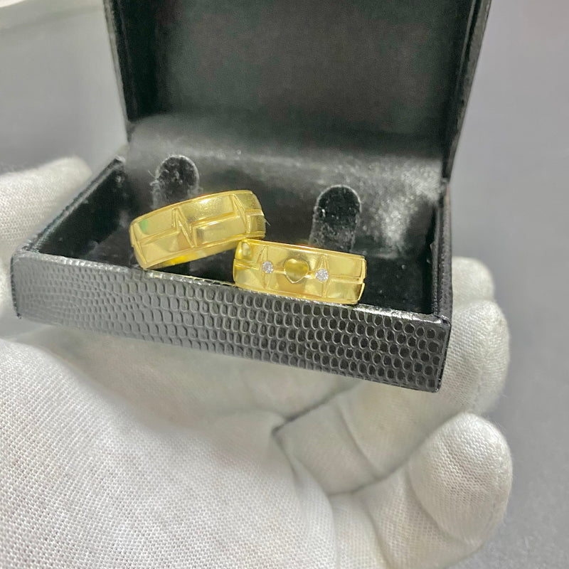 PAR DE ALIANÇAS MOD BATIMENTOS CORAÇÃO 8MM - WRDJOIAS