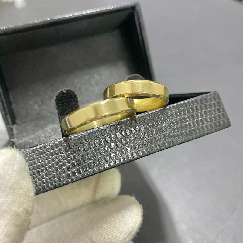 PAR DE ALIANÇAS MOD CHANFRADA 7MM - WRDJOIAS