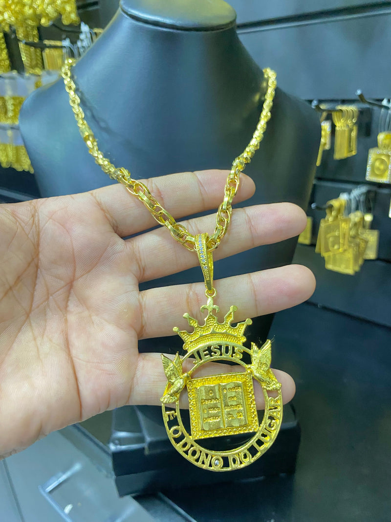 CORRENTE ELO TRANÇADO 8MM + PINGENTE PERSONALIZADO JESUS É O DONO DO LUGAR