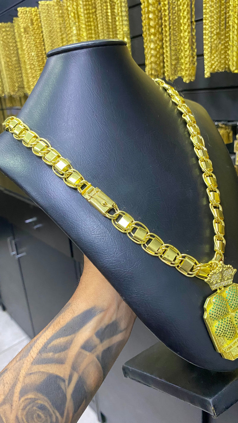 CORRENTE ELO DUBAI 16MM + PINGENTE TREVO CADA UM COM A SUA SORTE