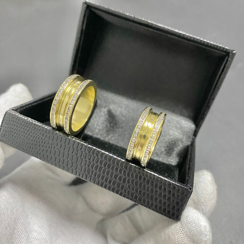 PAR DE ALIANÇAS MOD BULGARIA 8MM CRAVEJADA - WRDJOIAS