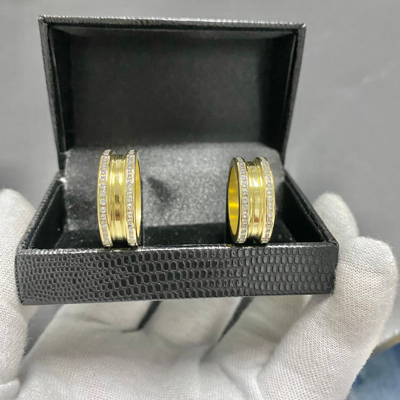 PAR DE ALIANÇAS MOD BULGARIA 8MM CRAVEJADA - WRDJOIAS