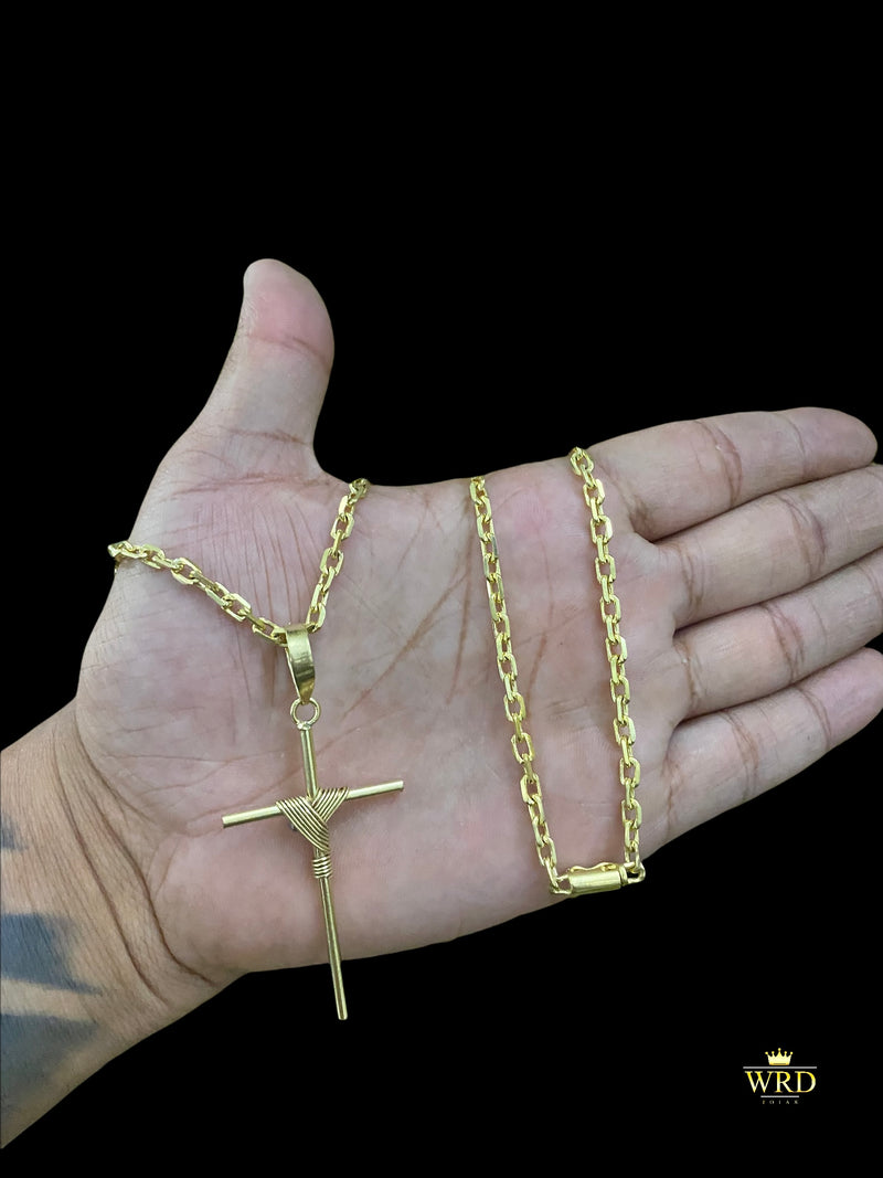 CORRENTE ELO CADEADO 5MM COM PINGENTE CRUZ AMARRADA - WRDJOIAS